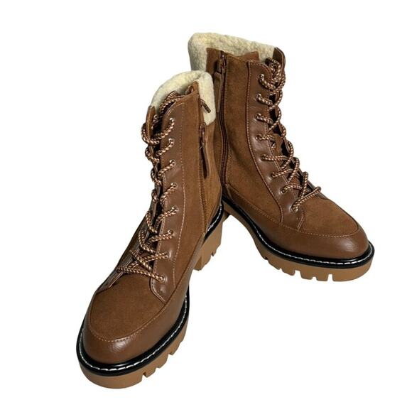 NWOB Violet & Red Womens Alexa Suede Lace Up Bootie Size 6 1/2 - Picture 3 of 13